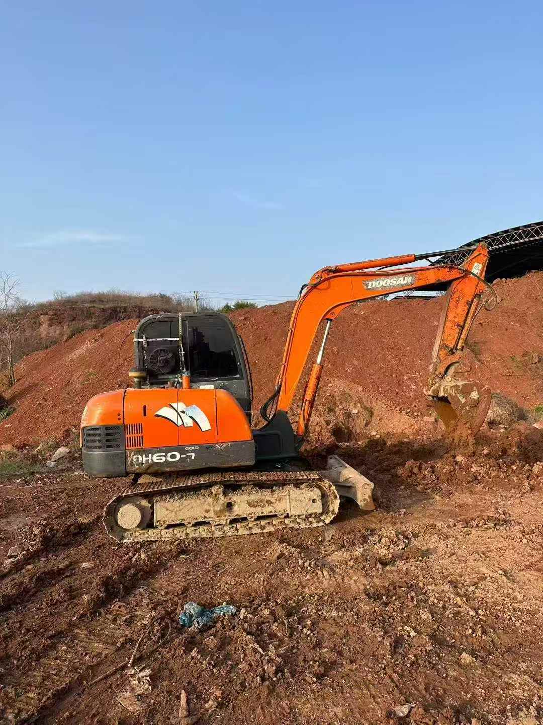 Buy Doosan DH60 Used Excavator / 1