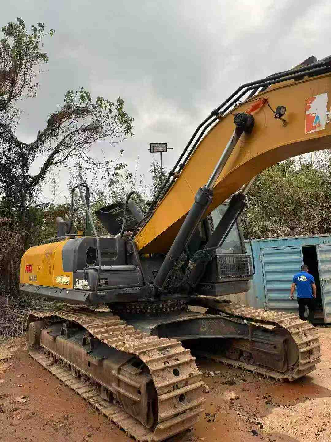 Buy XCMG XE380K Used Excavator / 1