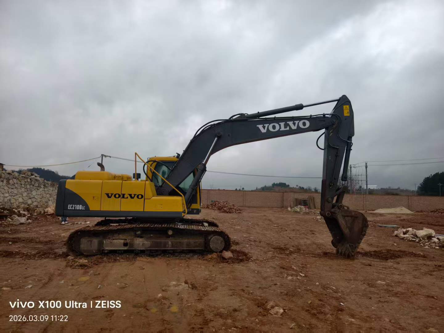 Buy Volvo EC210B Used Excavator / 2 Used Volvo EC210B Excavator 2013 Model / 2