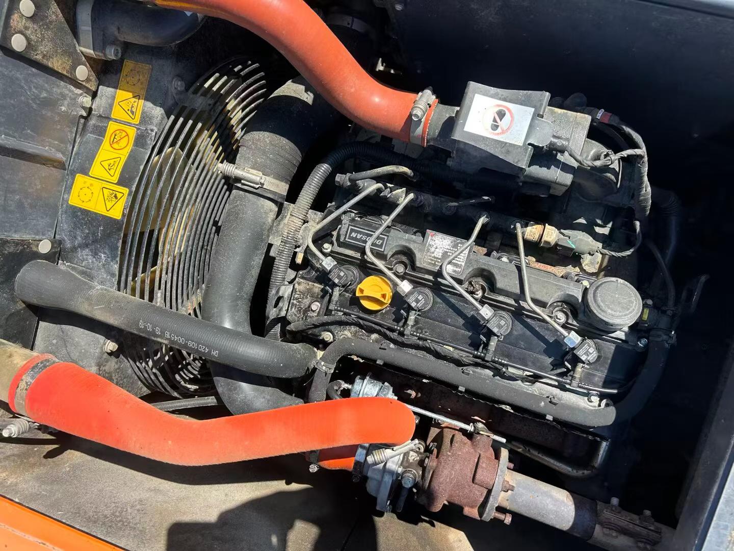 Buy Doosan S130W-3 Used Excavator / 8 Used Doosan S130W-3 Excavator 2020 Model / 8