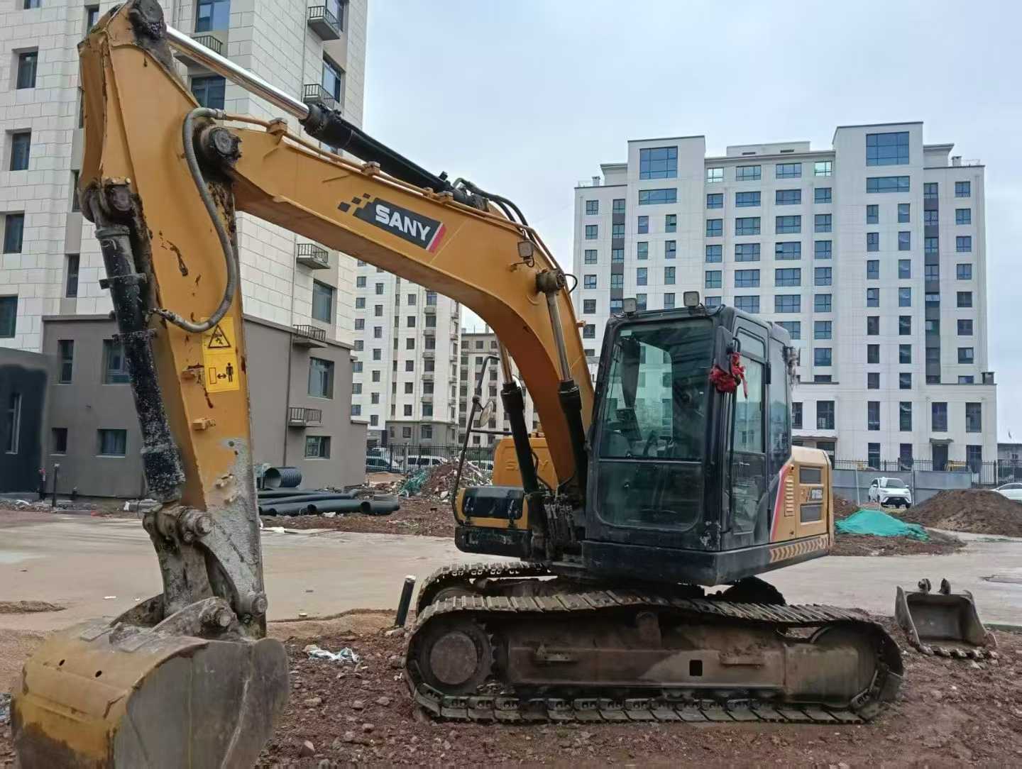 Buy Sany SY125C Used Excavator / 1