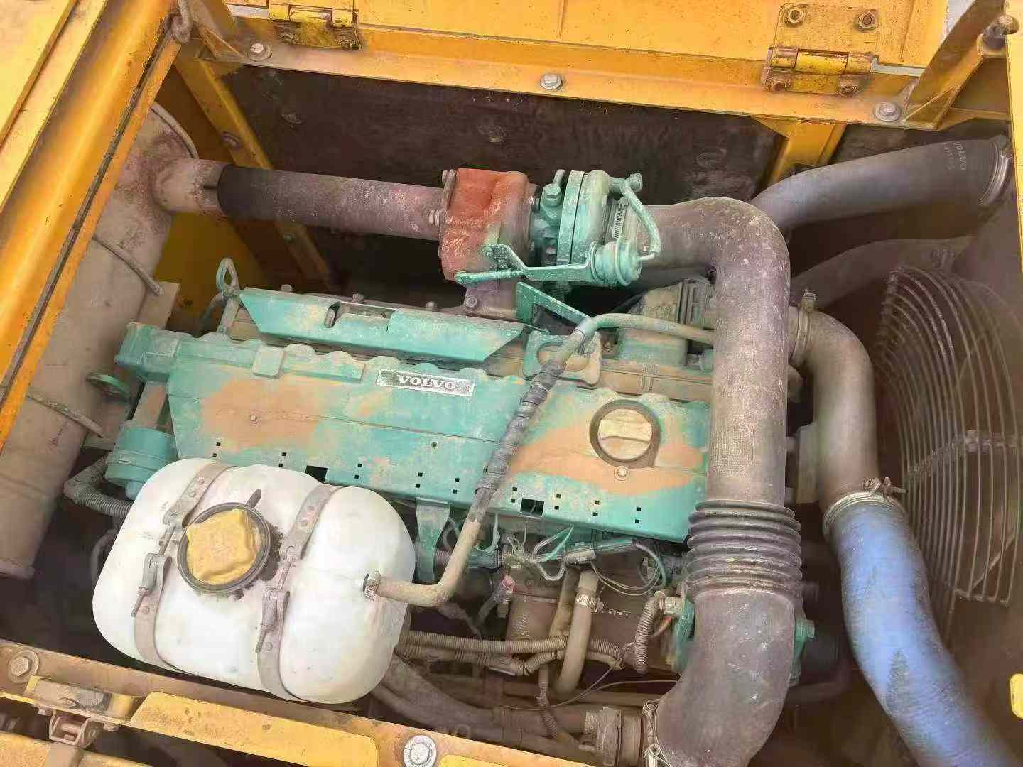 Buy Volvo EC200 Used Excavator / 7 Used Volvo EC200 Excavator 2016 Model / 7