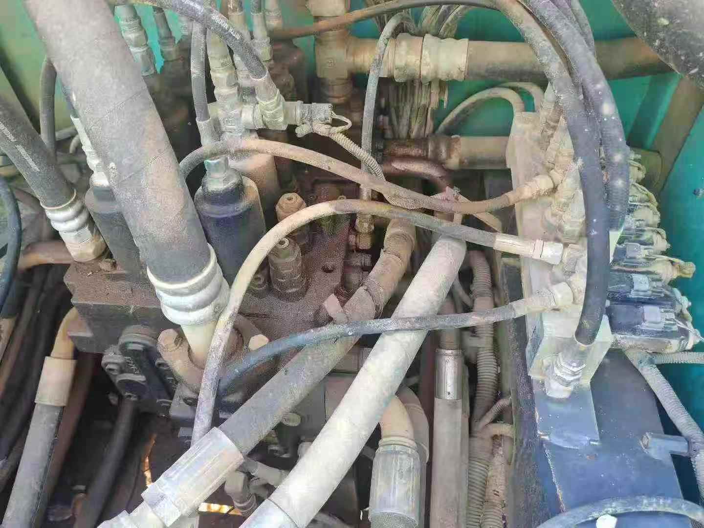 Used Kobelco SK200-2 Excavator 2012 Model / 2