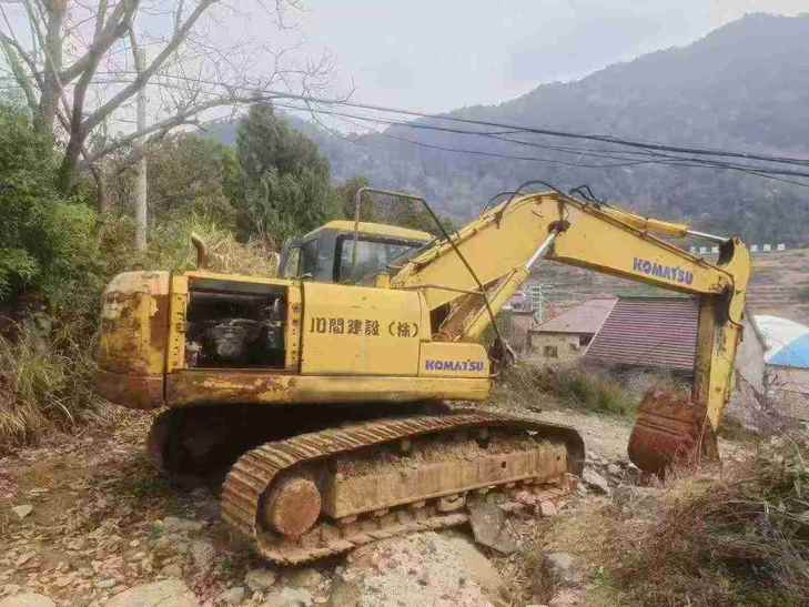 Buy Komatsu PC200-7 Used Excavator / 1