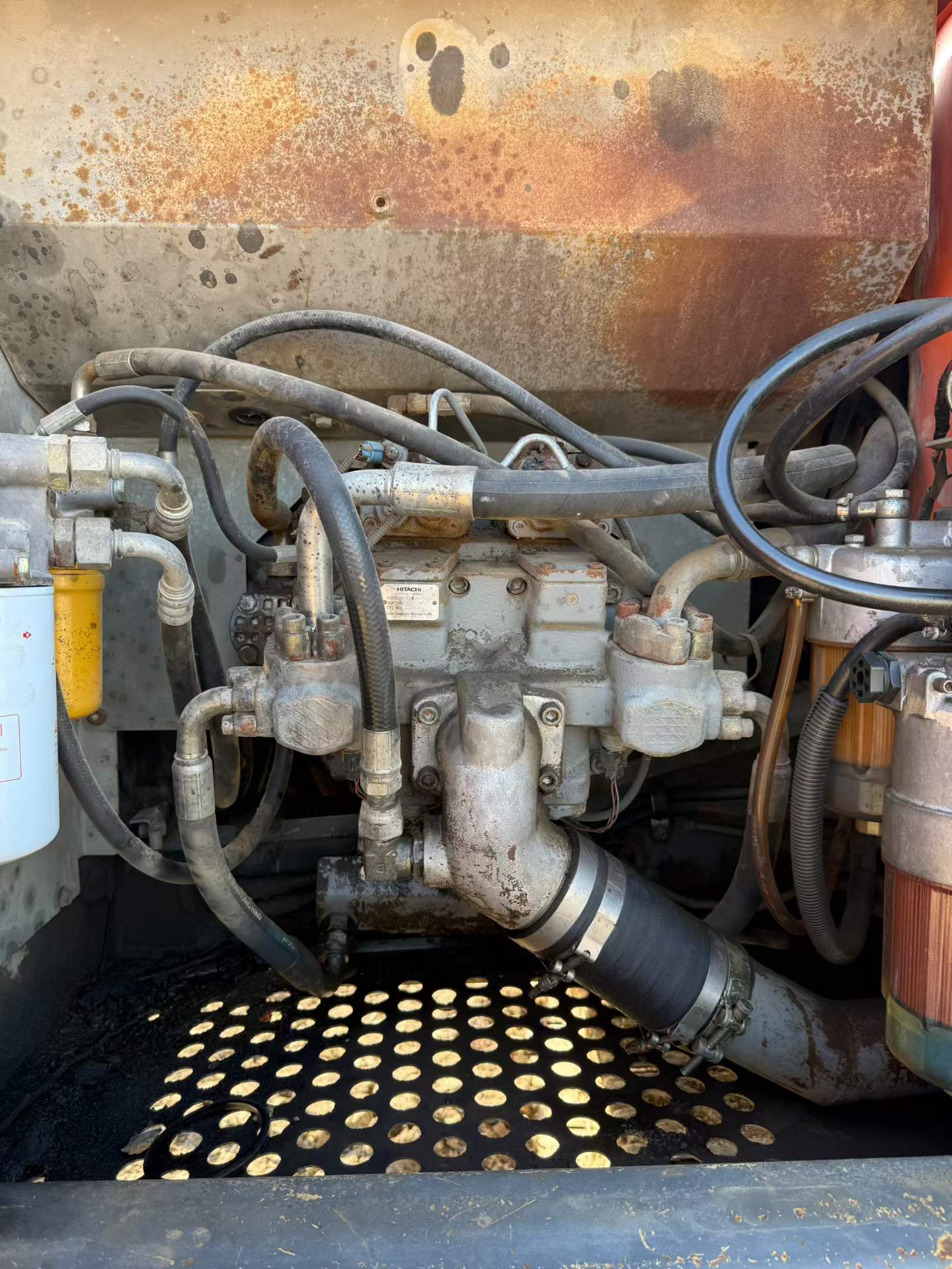 Buy Hitachi EX200 Used Excavator / 9 Used Hitachi EX200 Excavator 2010 Model / 9