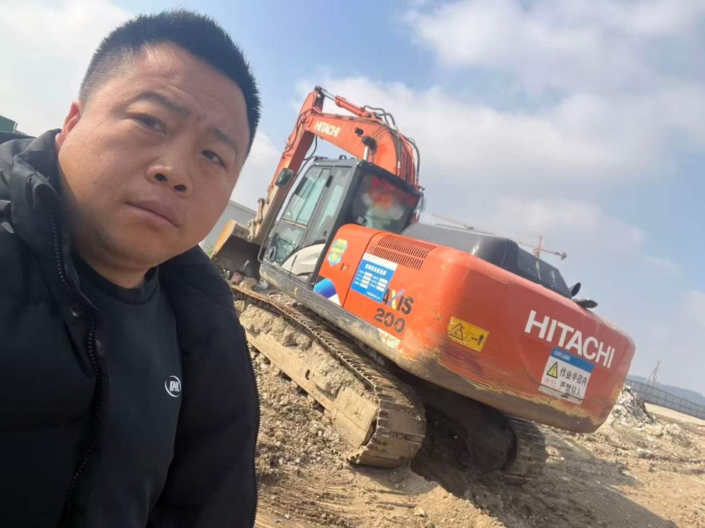 Buy Hitachi ZH200-5A Used Excavator / 1