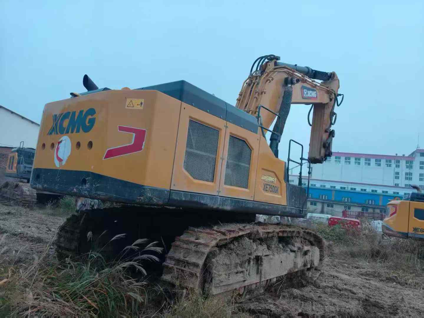Used XCMG XE750D Excavator 2024 Model / 3