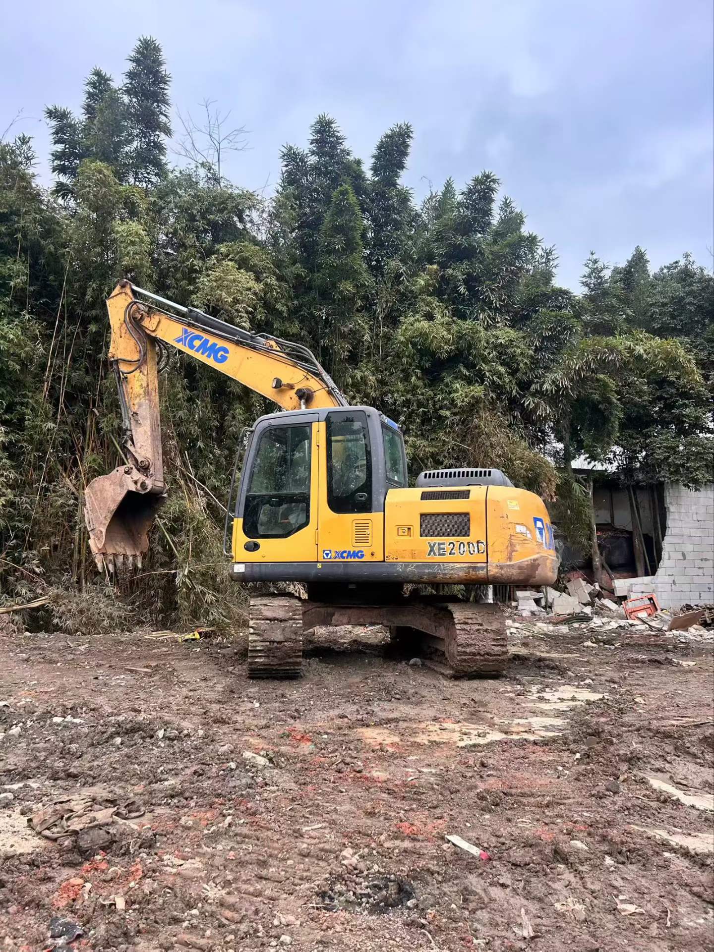 Buy XCMG XE135B Used Excavator / 1