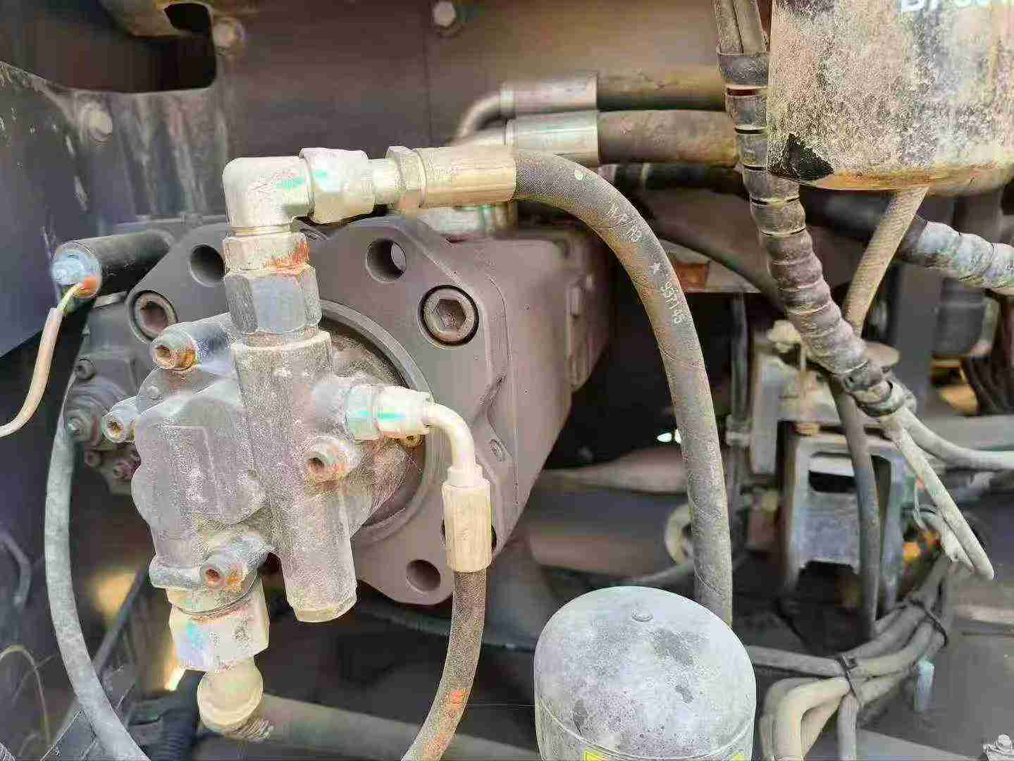 Used Volvo L120E Excavator 2019 Model / 3