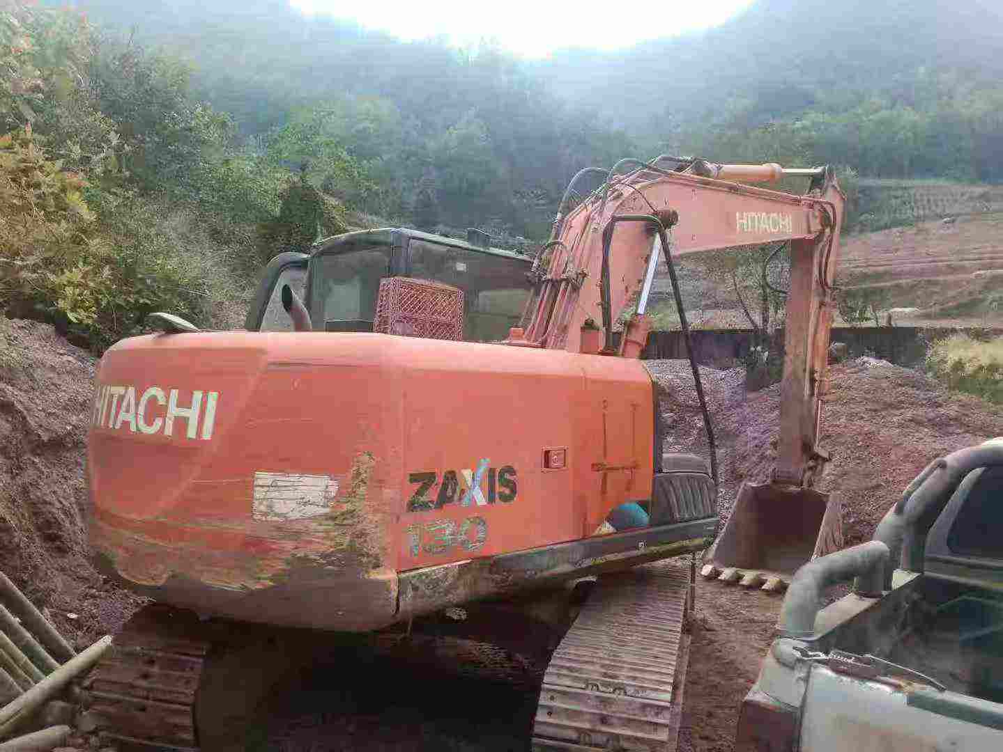 Buy Hitachi EX130 Used Excavator / 1