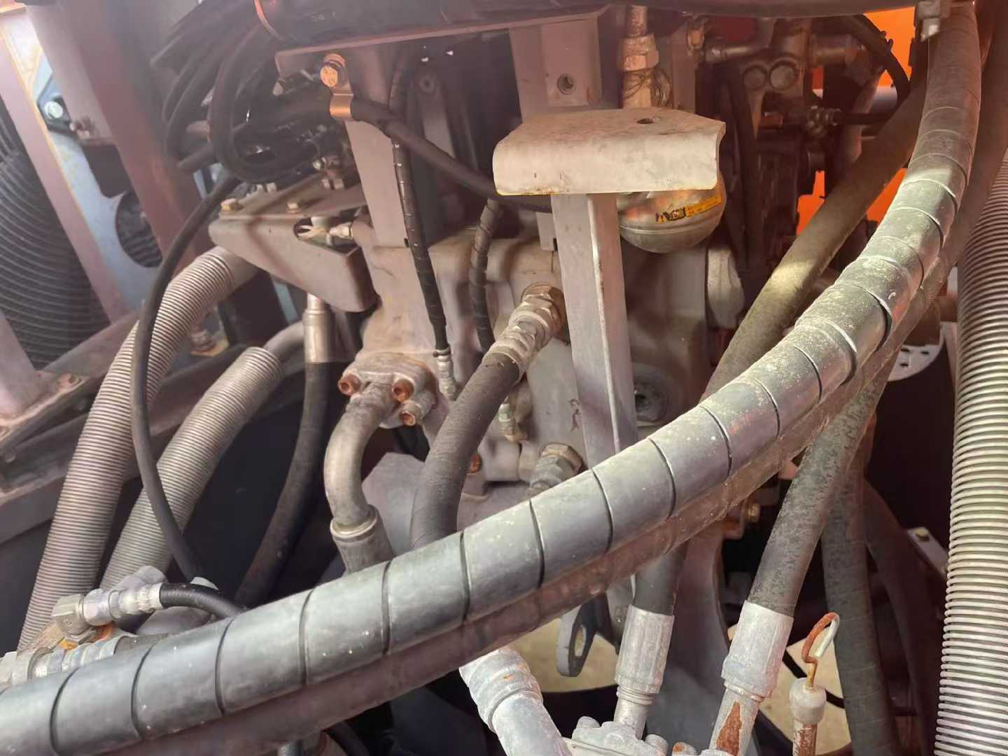 Buy Hitachi ZX870R-3 Used Excavator / 4 Used Hitachi ZX870R-3 Excavator 2016 Model / 4