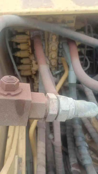 Buy Komatsu PC210-8M0 Used Excavator / 1