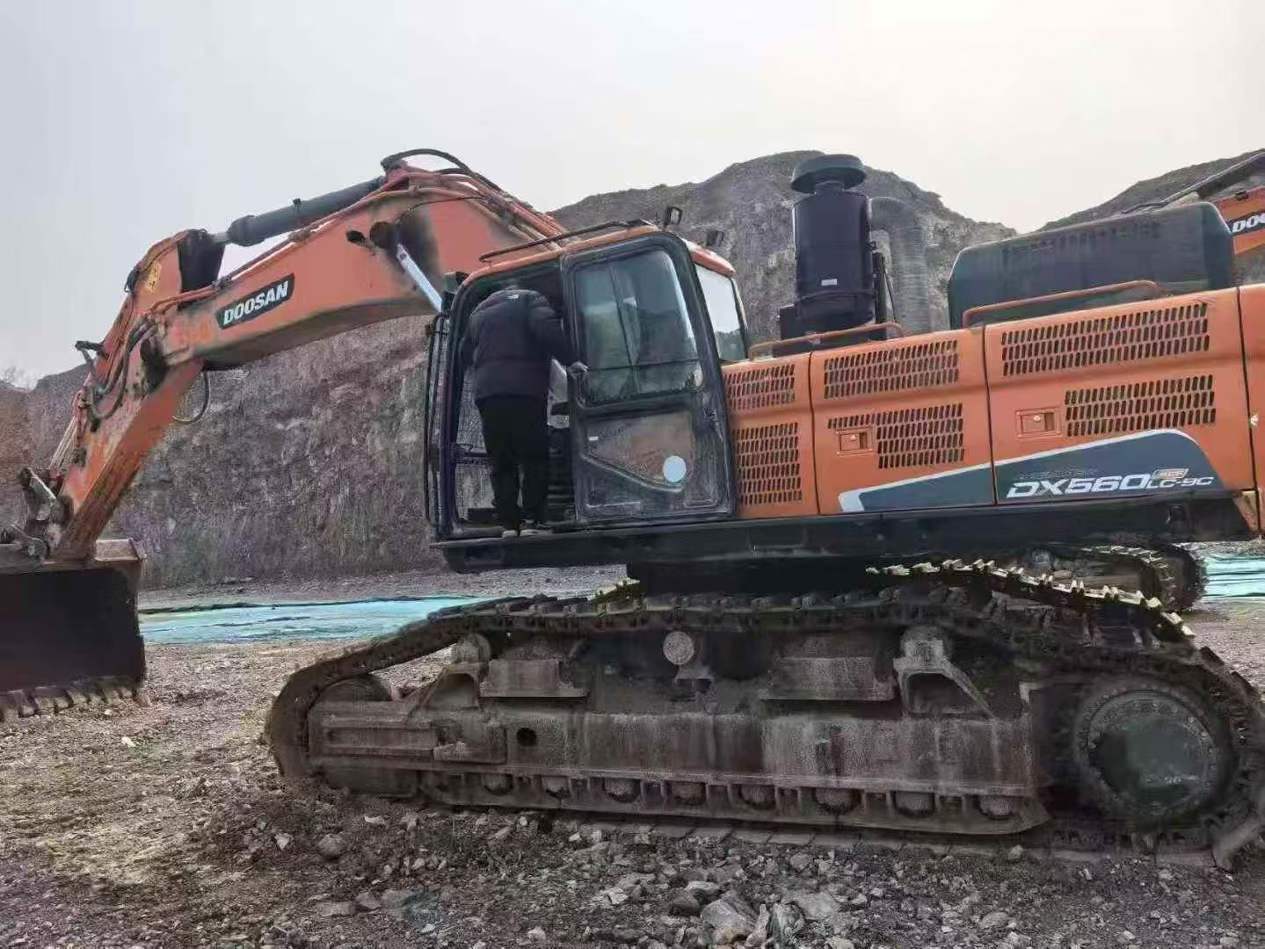 Used Doosan DX520LC Excavator 2021 Model / 2