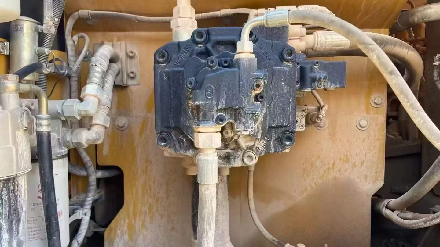 Used Sany SY215H Excavator 2020 Model / 3