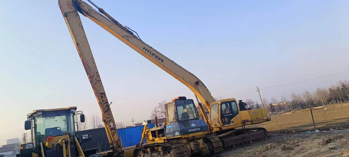 Buy Hyundai R300LC-5 Used Excavator / 1