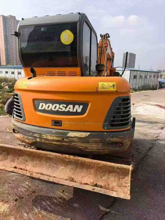 Buy Doosan DH60 Used Excavator / 1