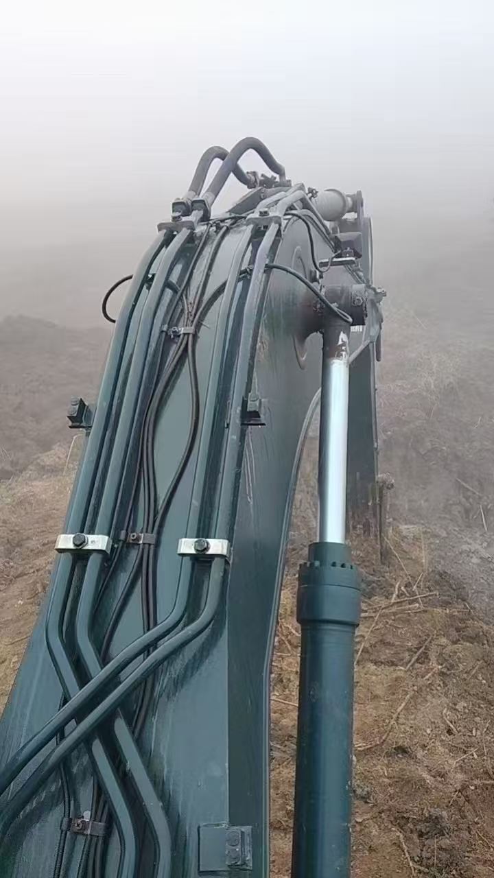 Buy Hyundai R205VS Used Excavator / 9 Used Hyundai R205VS Excavator 2021 Model / 9