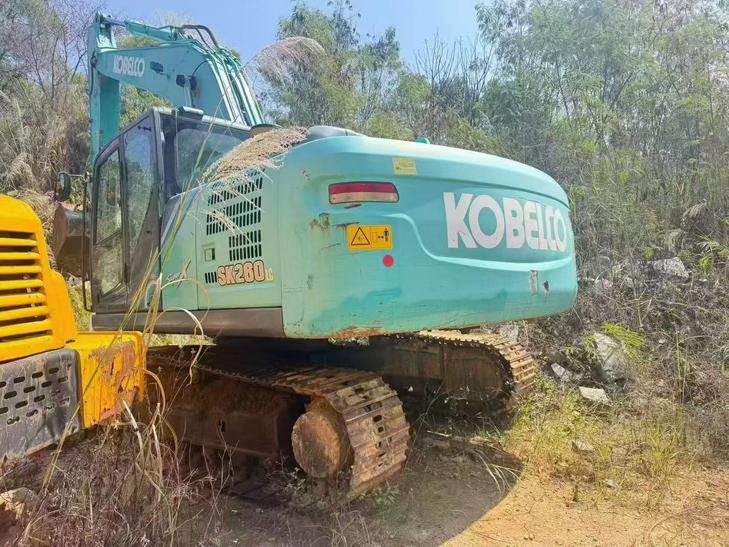 Buy Kobelco SK260LC-8 Used Excavator / 1