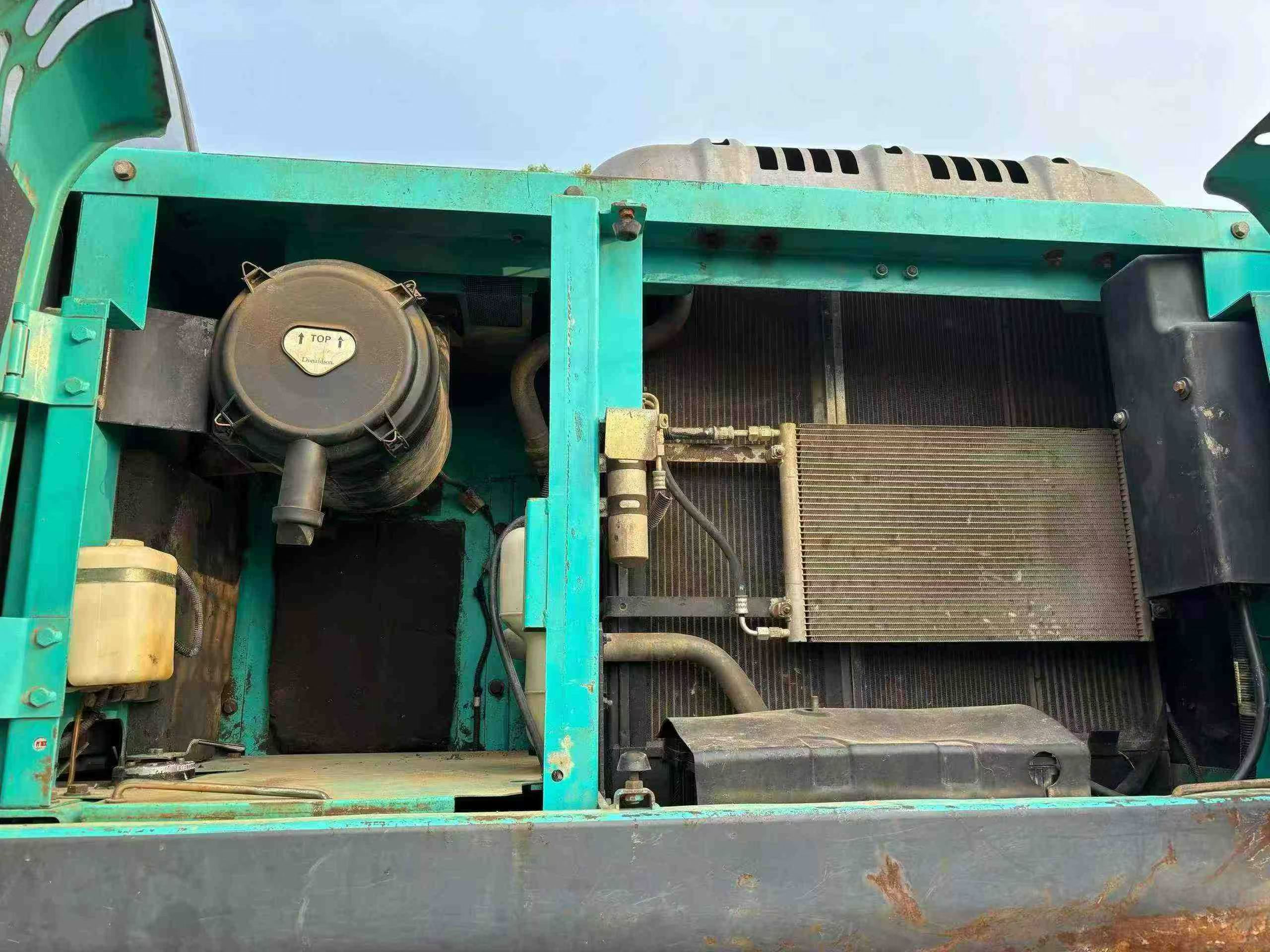 Used Kobelco SK200-YN12 Excavator 2016 Model / 9