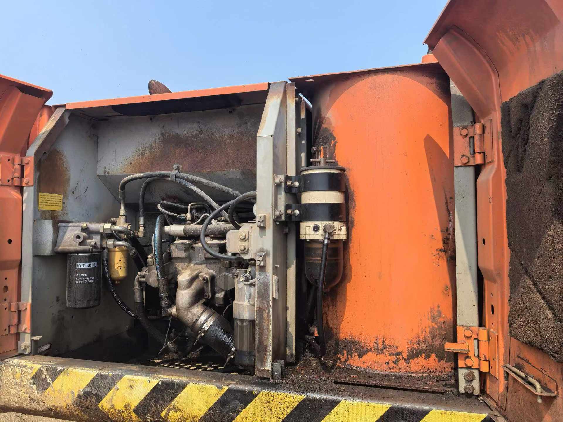 Used Hitachi ZX210LC-3 Excavator 2011 Model / 5