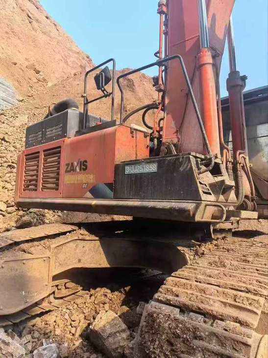 Buy Hitachi ZX490LCH-5A Used Excavator / 1