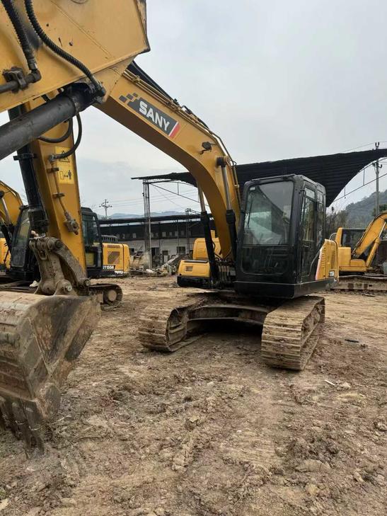 Buy Sany SY135 Used Excavator / 1