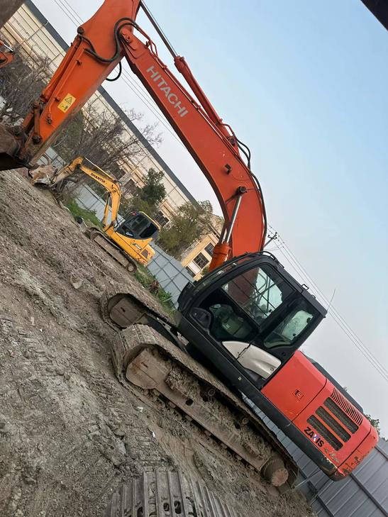 Buy Hitachi EX200 Used Excavator / 1