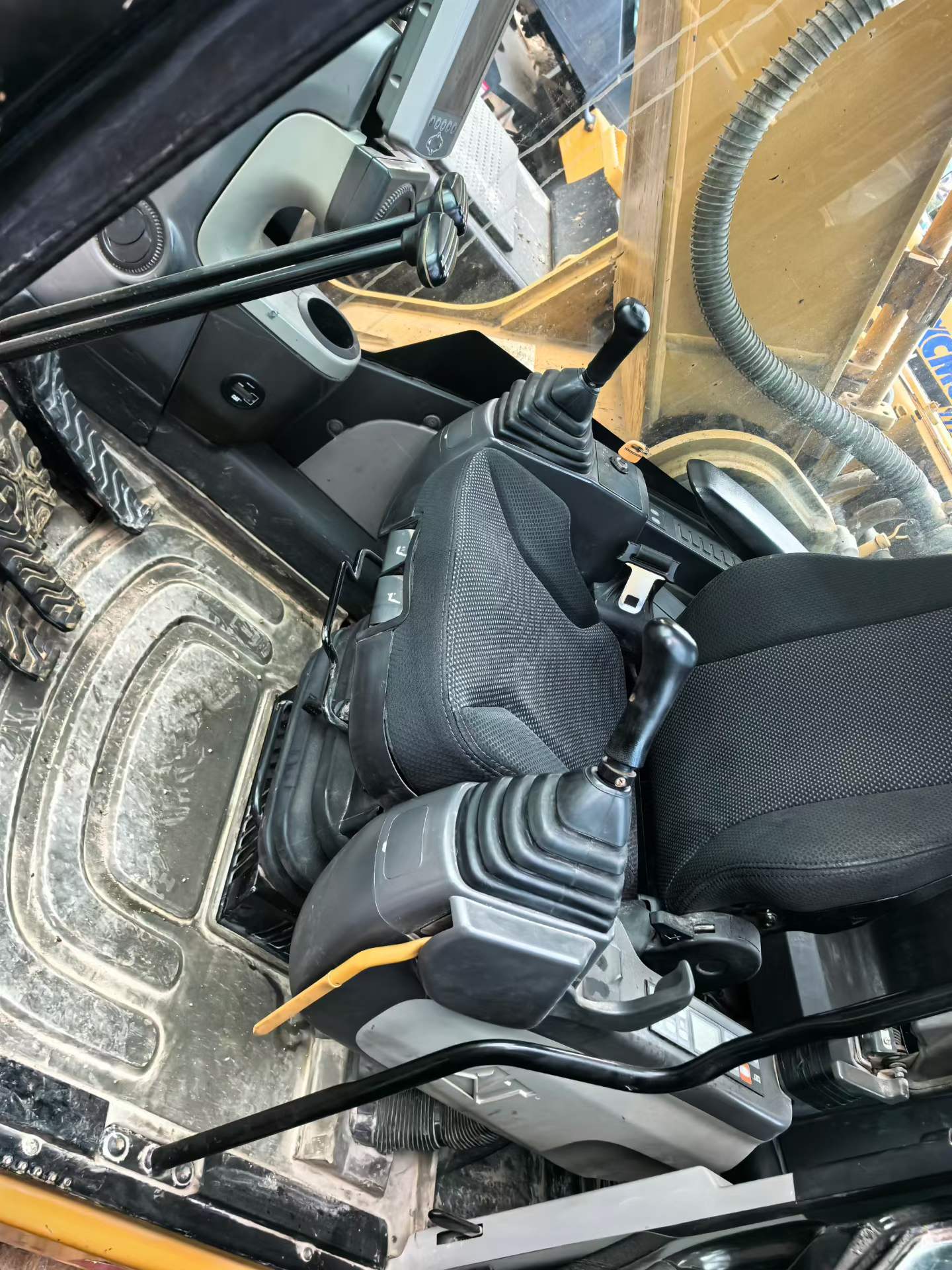 Buy Caterpillar 330B Used Excavator / 1