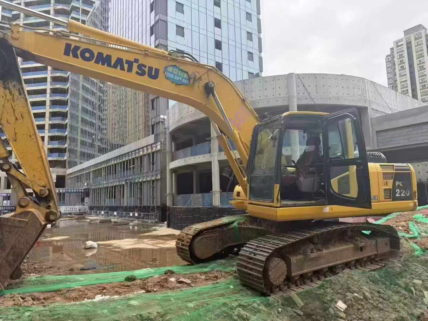 Buy Komatsu PC200-8 Used Excavator / 4 Used Komatsu PC200-8 Excavator 2018 Model / 4