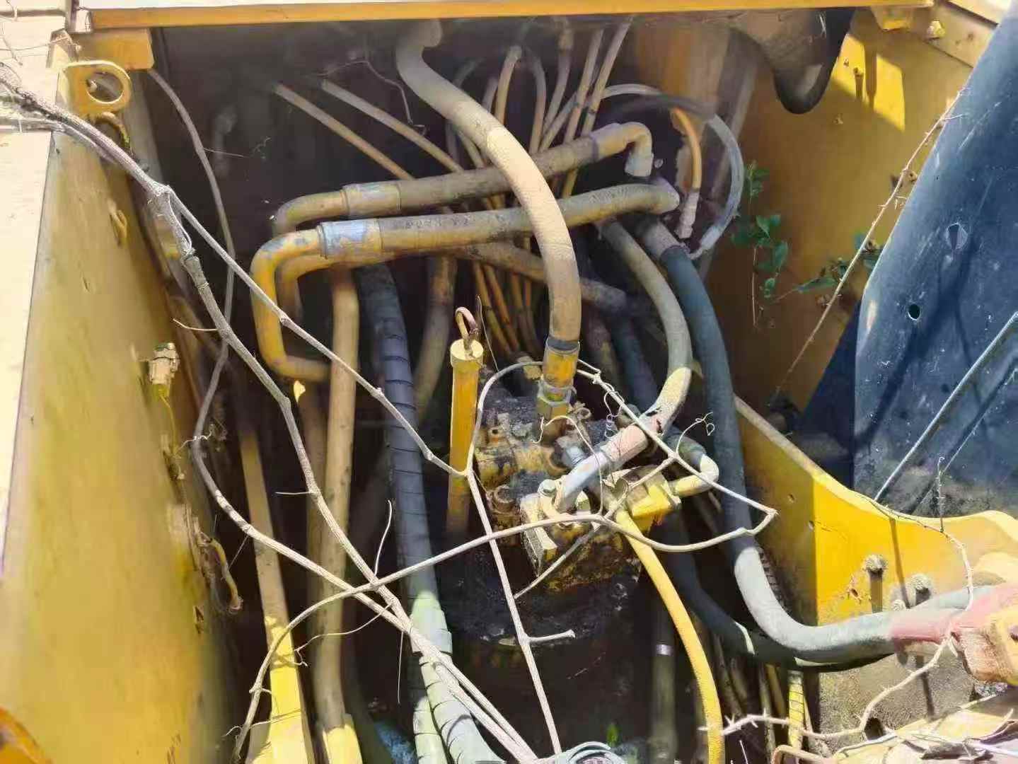 Buy Caterpillar 323DL Used Excavator / 5 Used Caterpillar 323DL Excavator 2010 Model / 5