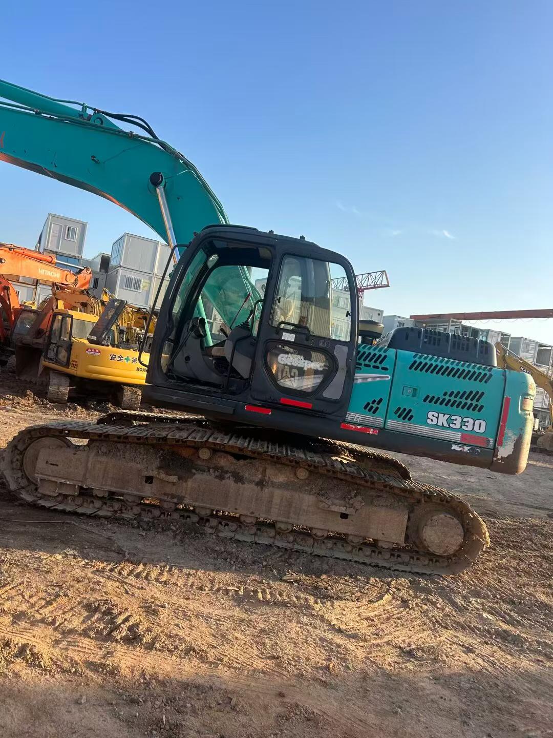 Used Kobelco SK260LC-8 Excavator 2016 Model / 3