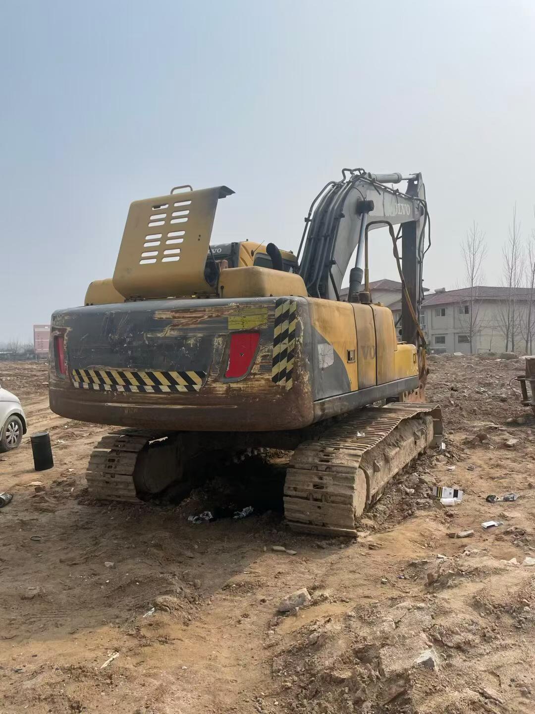 Buy Volvo EC210B Used Excavator / 1