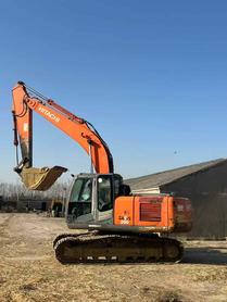 Buy Hitachi EX200-3 Used Excavator / 9 Used Hitachi EX200-3 Excavator 2010 Model / 9