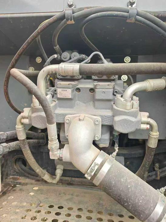 Buy Hitachi ZX200-6 Used Excavator / 1