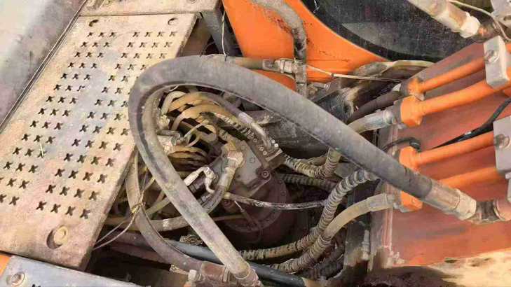 Buy Doosan DH220 Used Excavator / 1