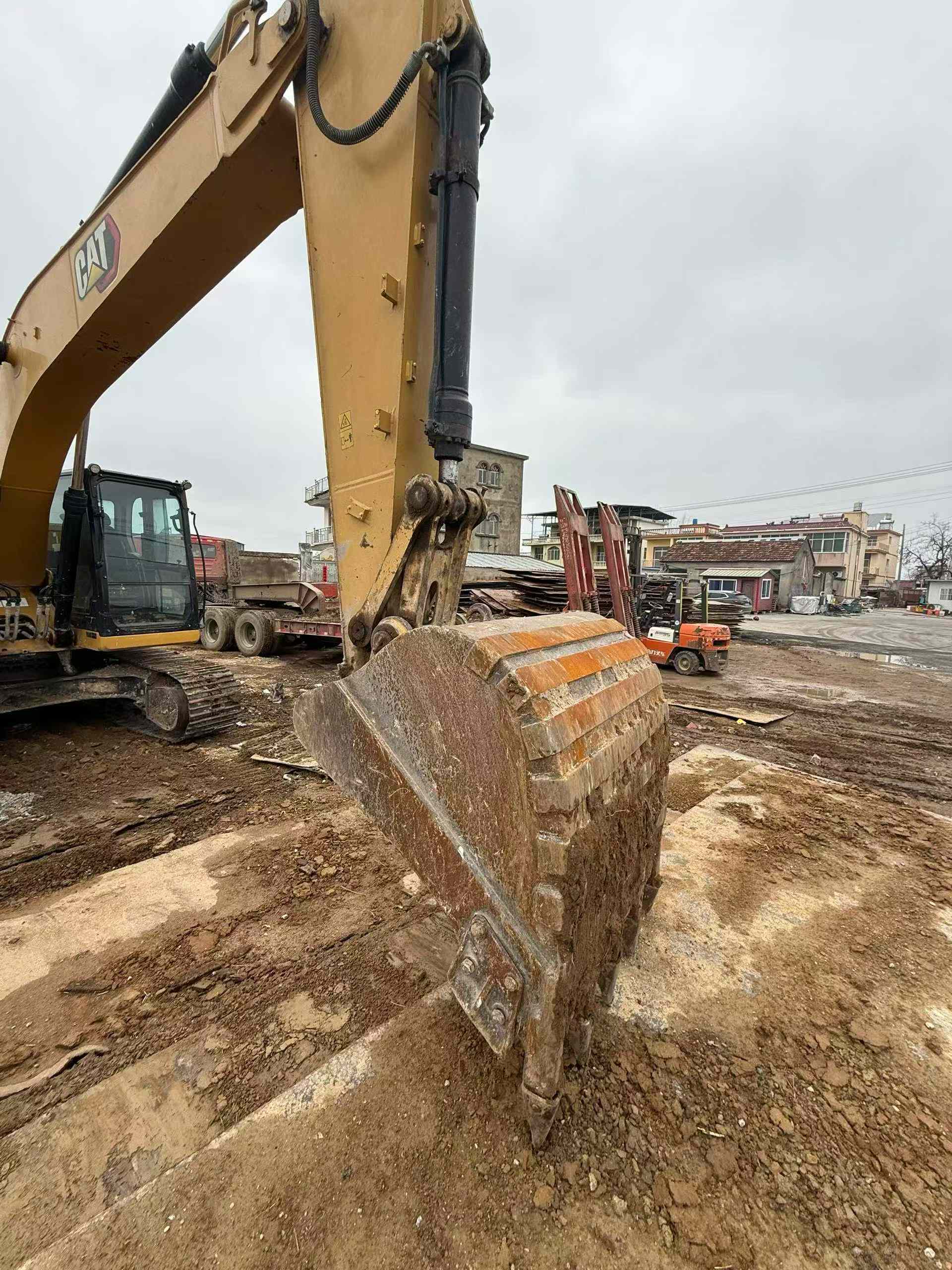 Used Caterpillar 320GC Excavator 2020 Model / 3