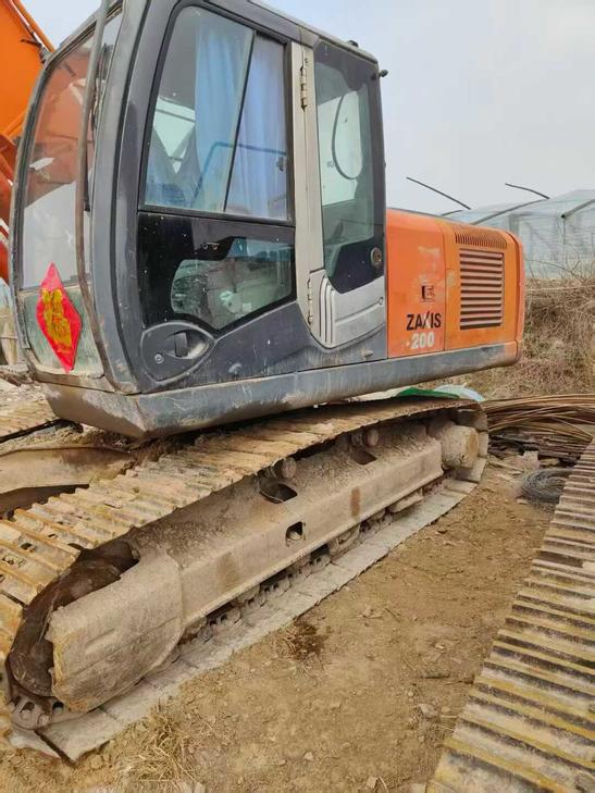 Buy Hitachi EX200-3 Used Excavator / 1