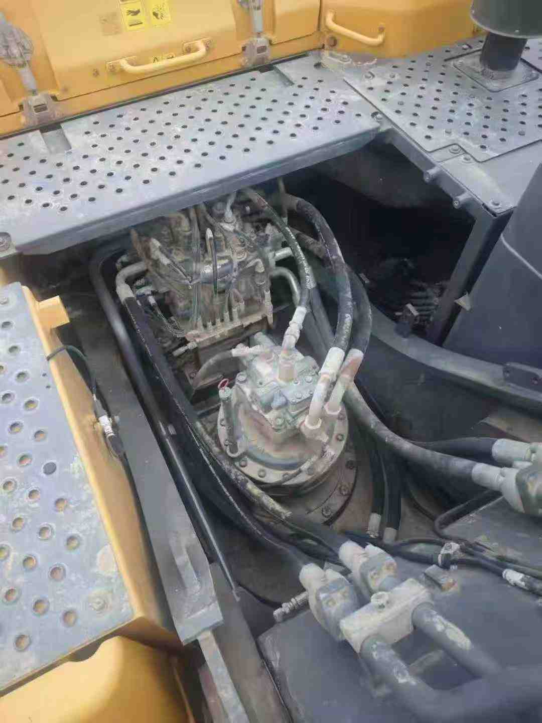 Used Volvo L250G Excavator 2019 Model / 5