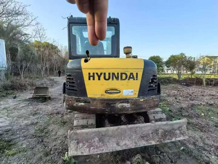 Buy Hyundai HX60 Used Excavator / 1