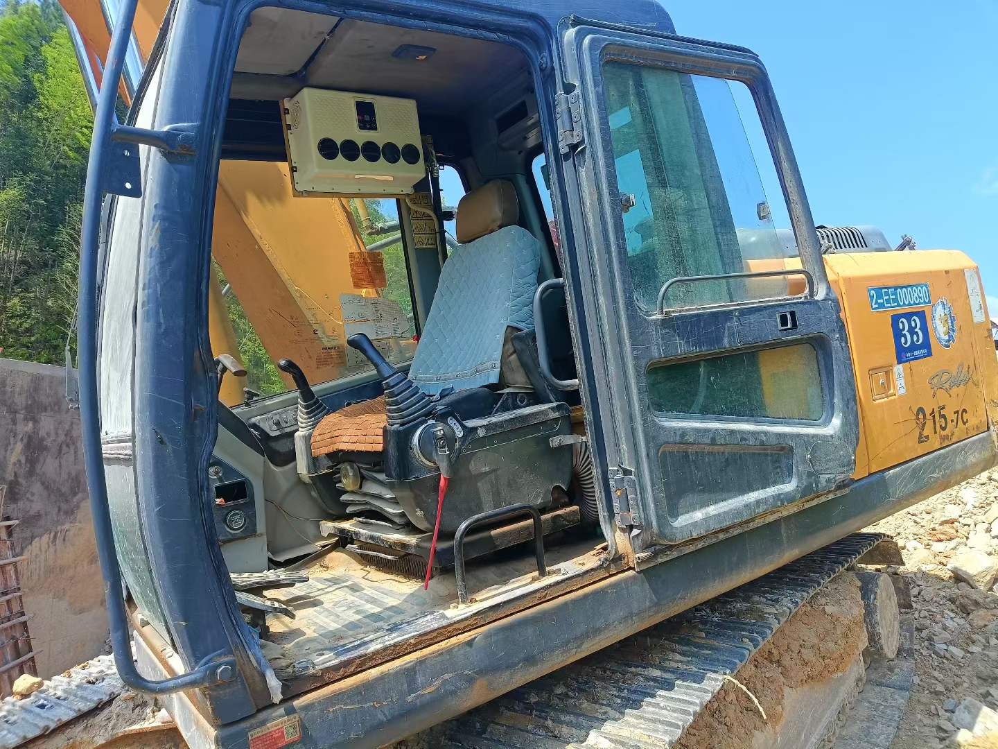 Buy Hyundai R215-7 Used Excavator / 7 Used Hyundai R215-7 Excavator 2014 Model / 7