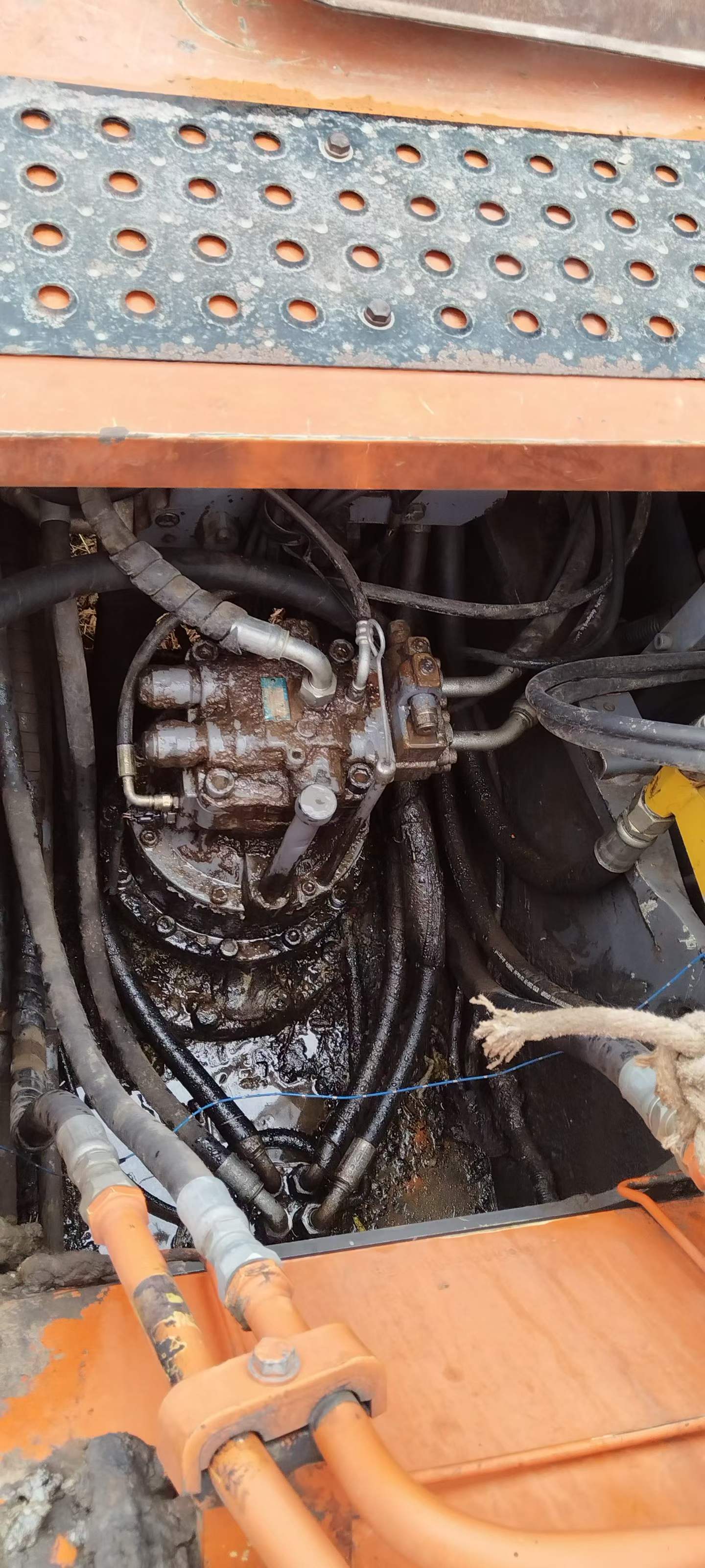 Buy Hitachi EX200 Used Excavator / 4 Used Hitachi EX200 Excavator 2016 Model / 4