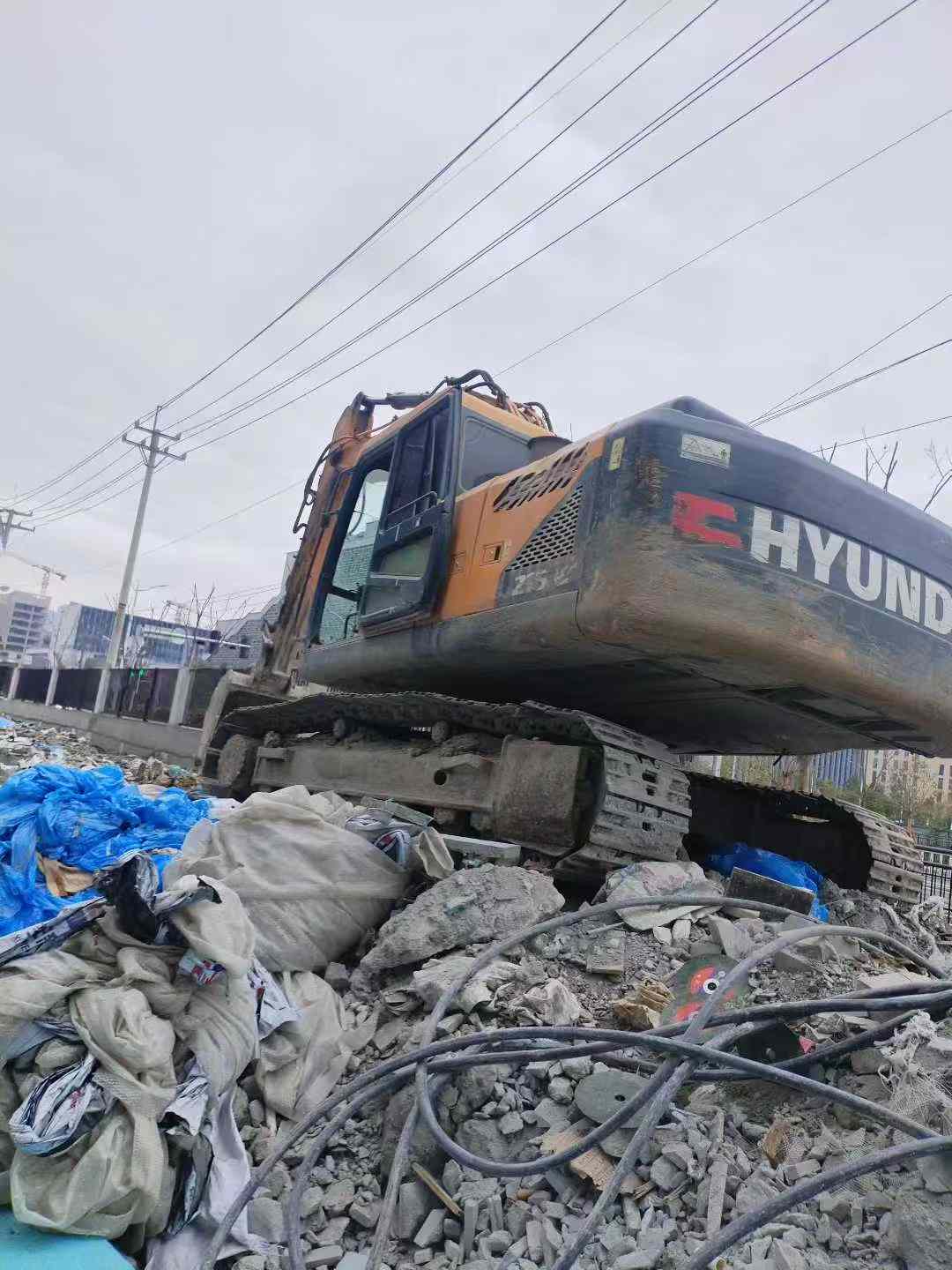 Used Hyundai R215VS Excavator 2016 Model / 9