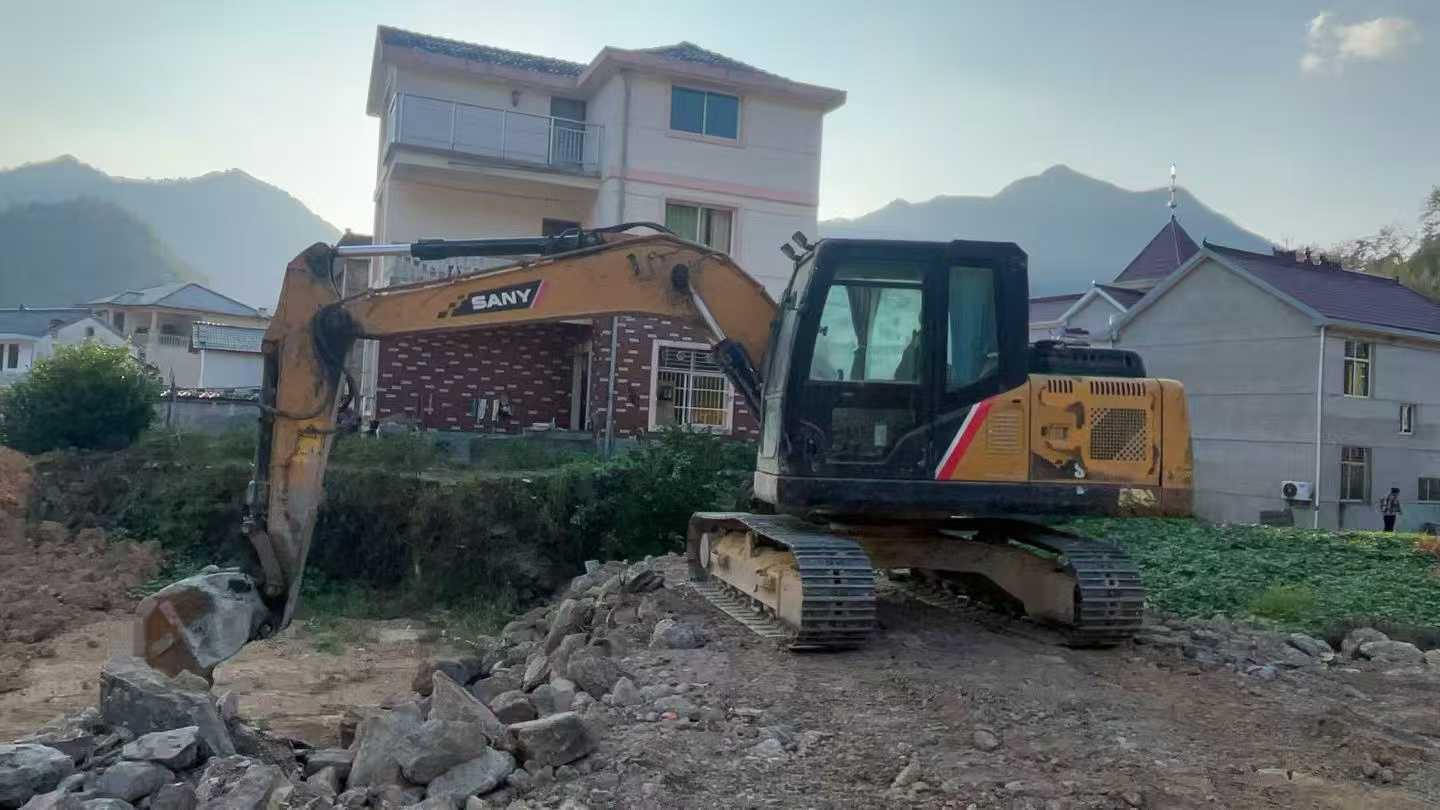 Used Sany SY125C Excavator 2020 Model / 4