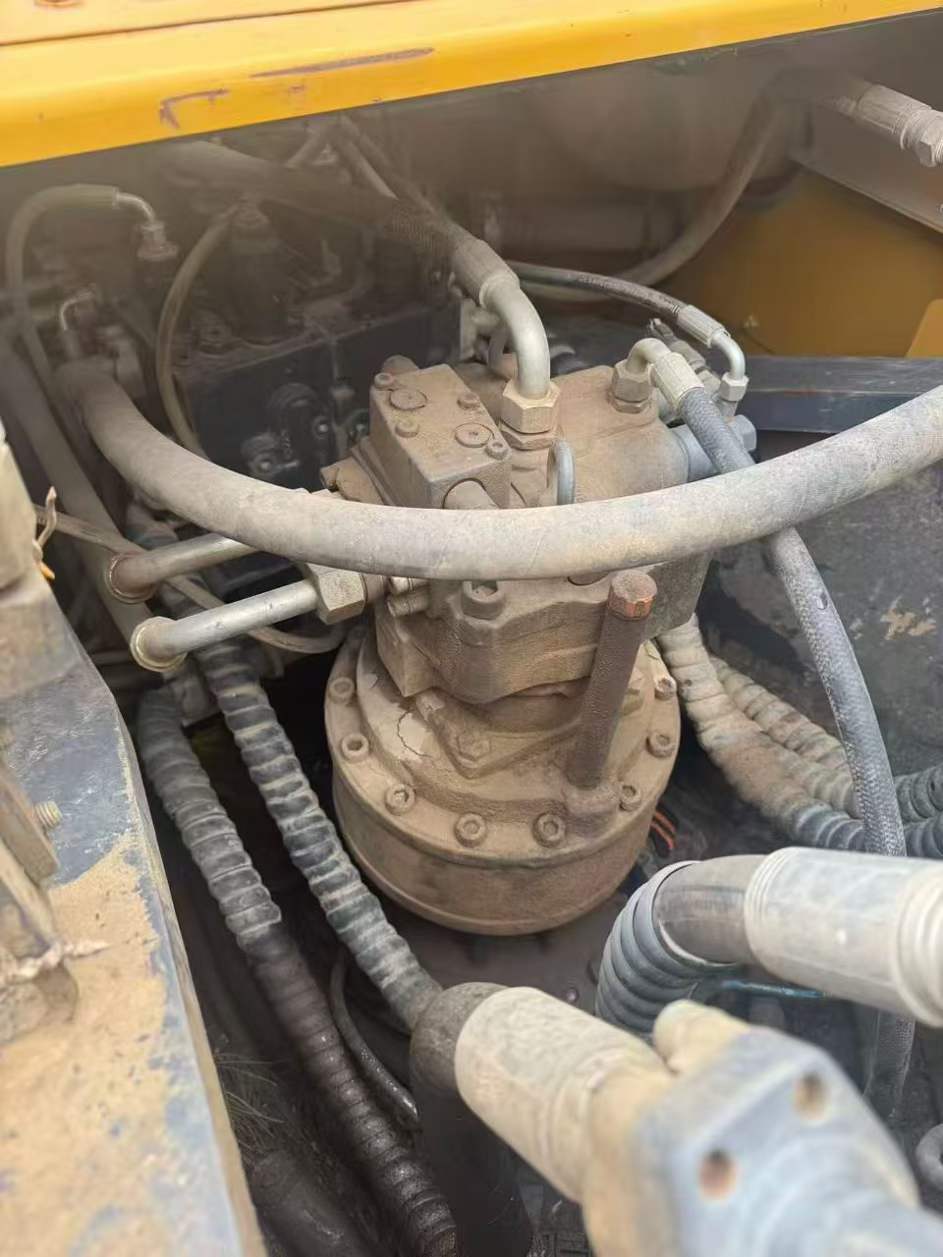 Used XCMG XE245D Excavator 2020 Model / 4