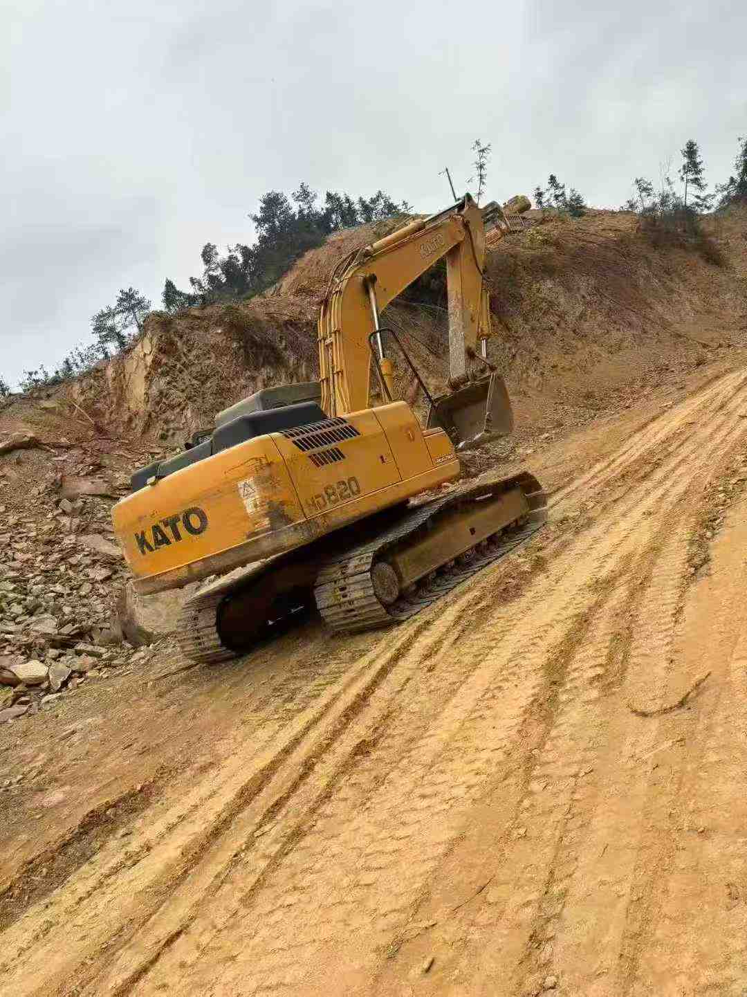 Buy Kato HD820-6 Used Excavator / 2 Used Kato HD820-6 Excavator 2016 Model / 2