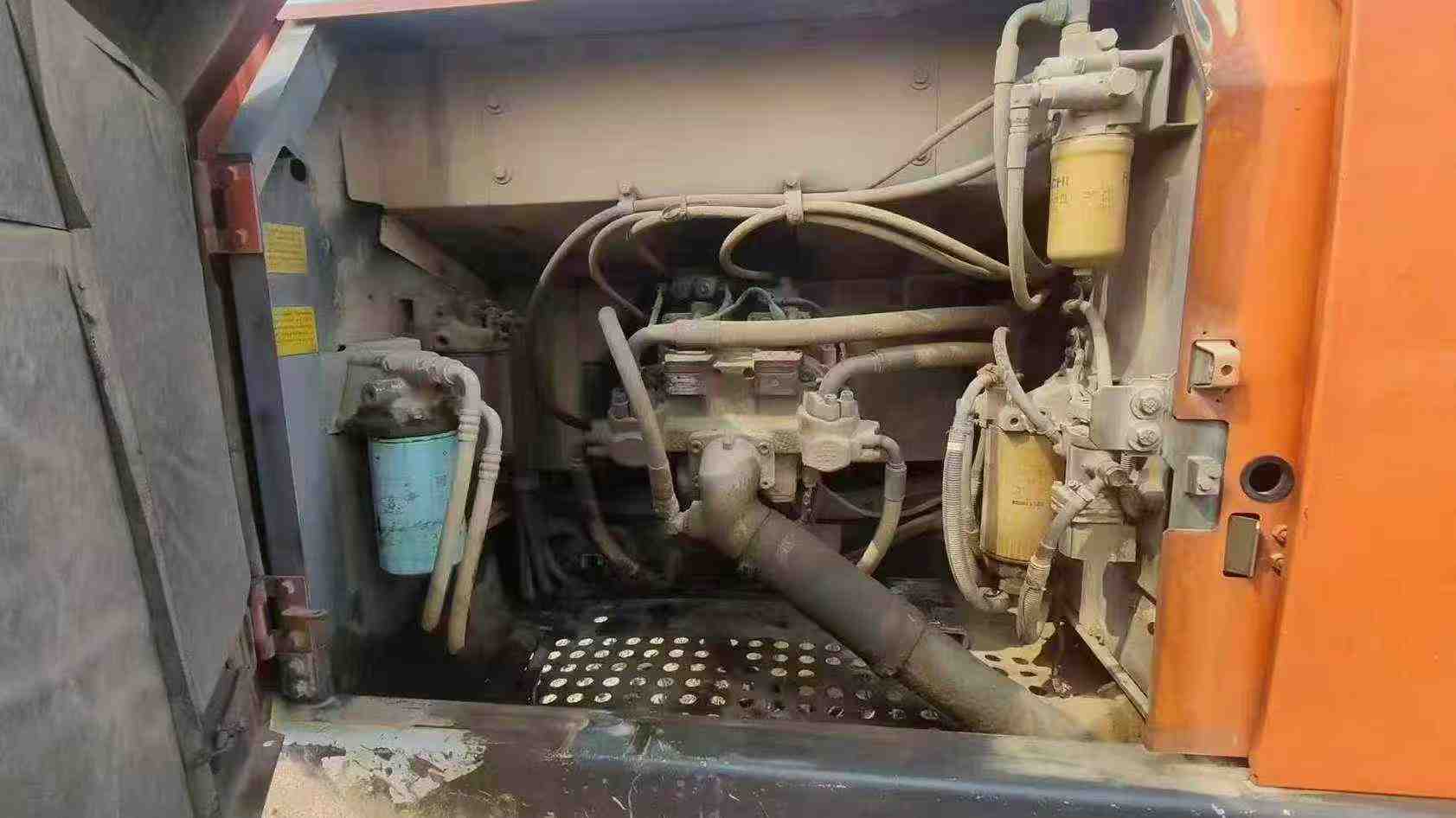 Used Hitachi ZH200-5A Excavator 2016 Model / 4