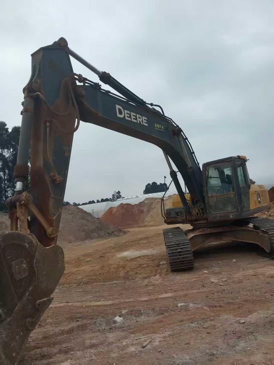Buy JohnDeere E260LC Used Excavator / 1