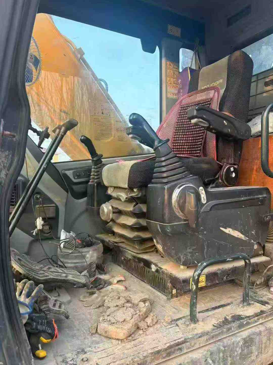 Buy Hyundai R215-7 Used Excavator / 4 Used Hyundai R215-7 Excavator 2019 Model / 4