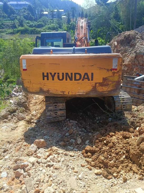 Buy Hyundai R215-7 Used Excavator / 1