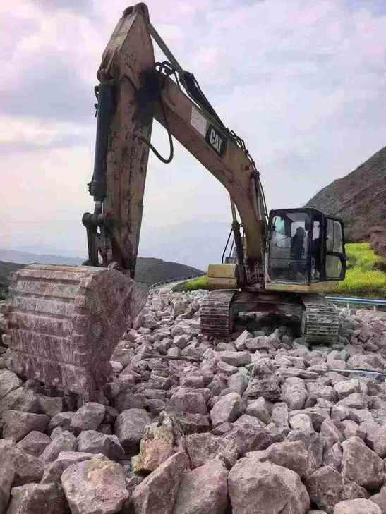 Buy Caterpillar 320A Used Excavator / 1